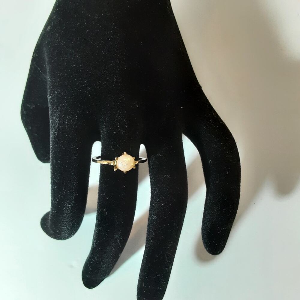 Delicate Opalesque Solitary Stone Prong Ring Gold Tone Band Size 7.10